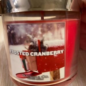 Slatkin & Co Frosted Cranberry Candle